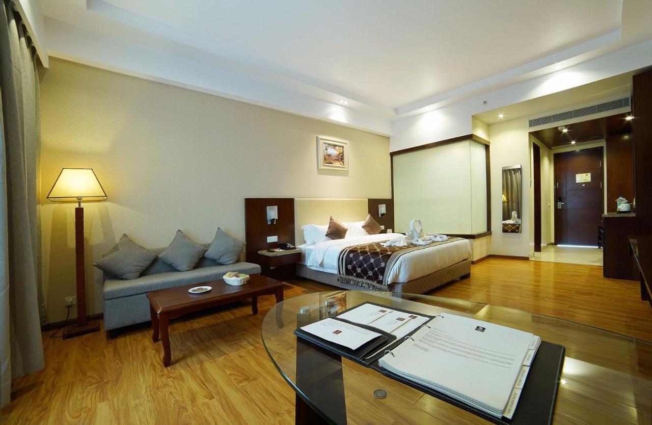 Clarion Inn Jaipur Kukas Buitenkant foto