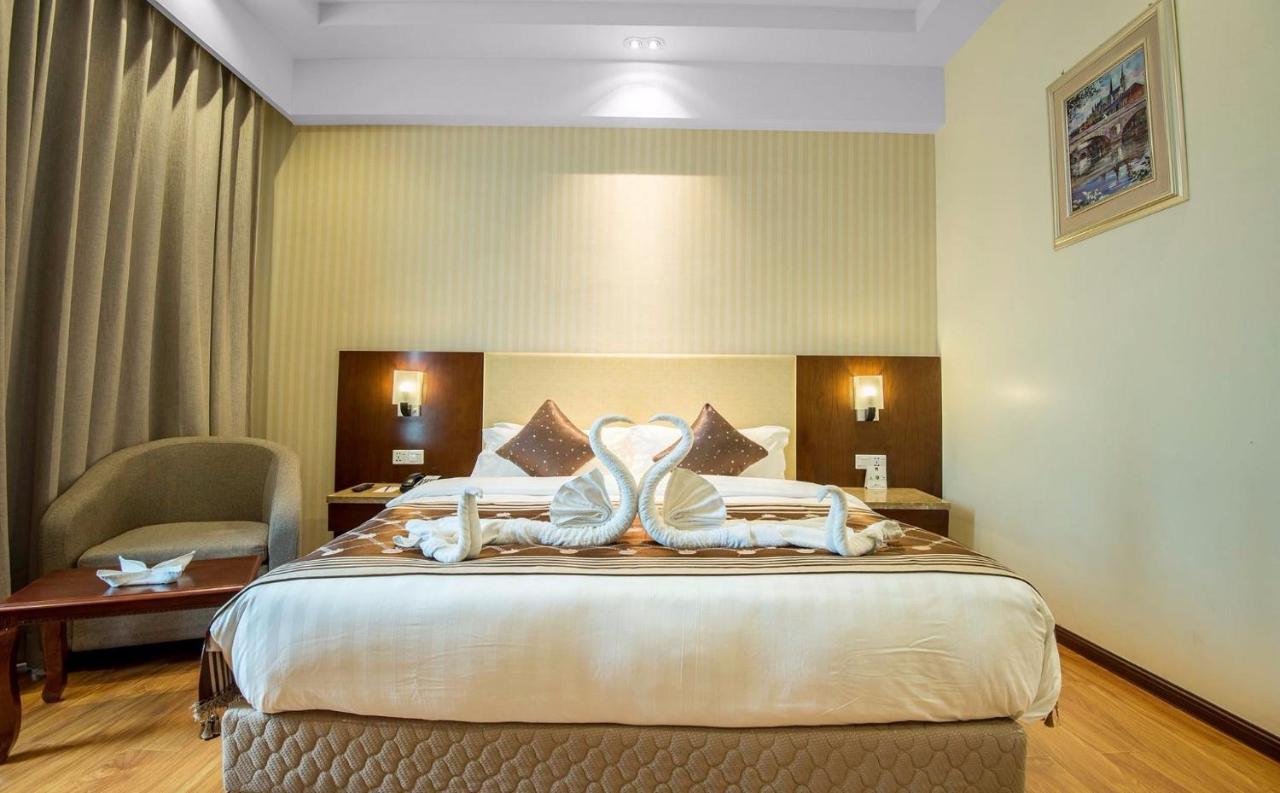 Clarion Inn Jaipur Kukas Buitenkant foto