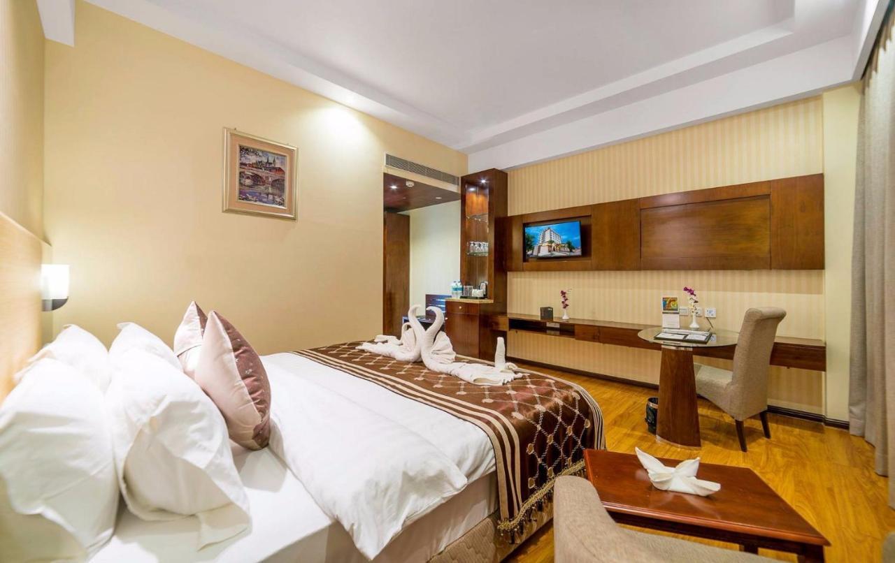Clarion Inn Jaipur Kukas Buitenkant foto