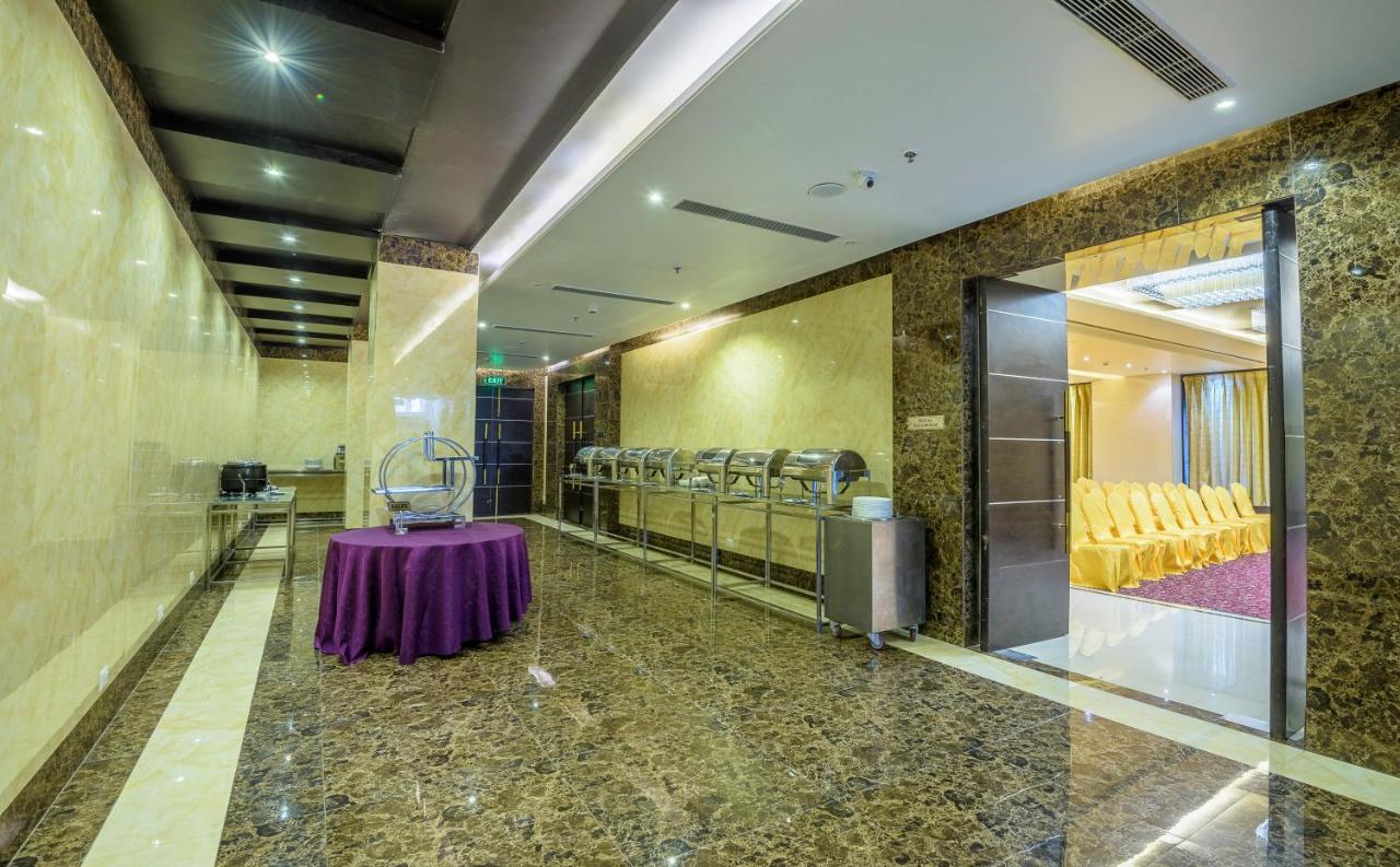 Clarion Inn Jaipur Kukas Buitenkant foto