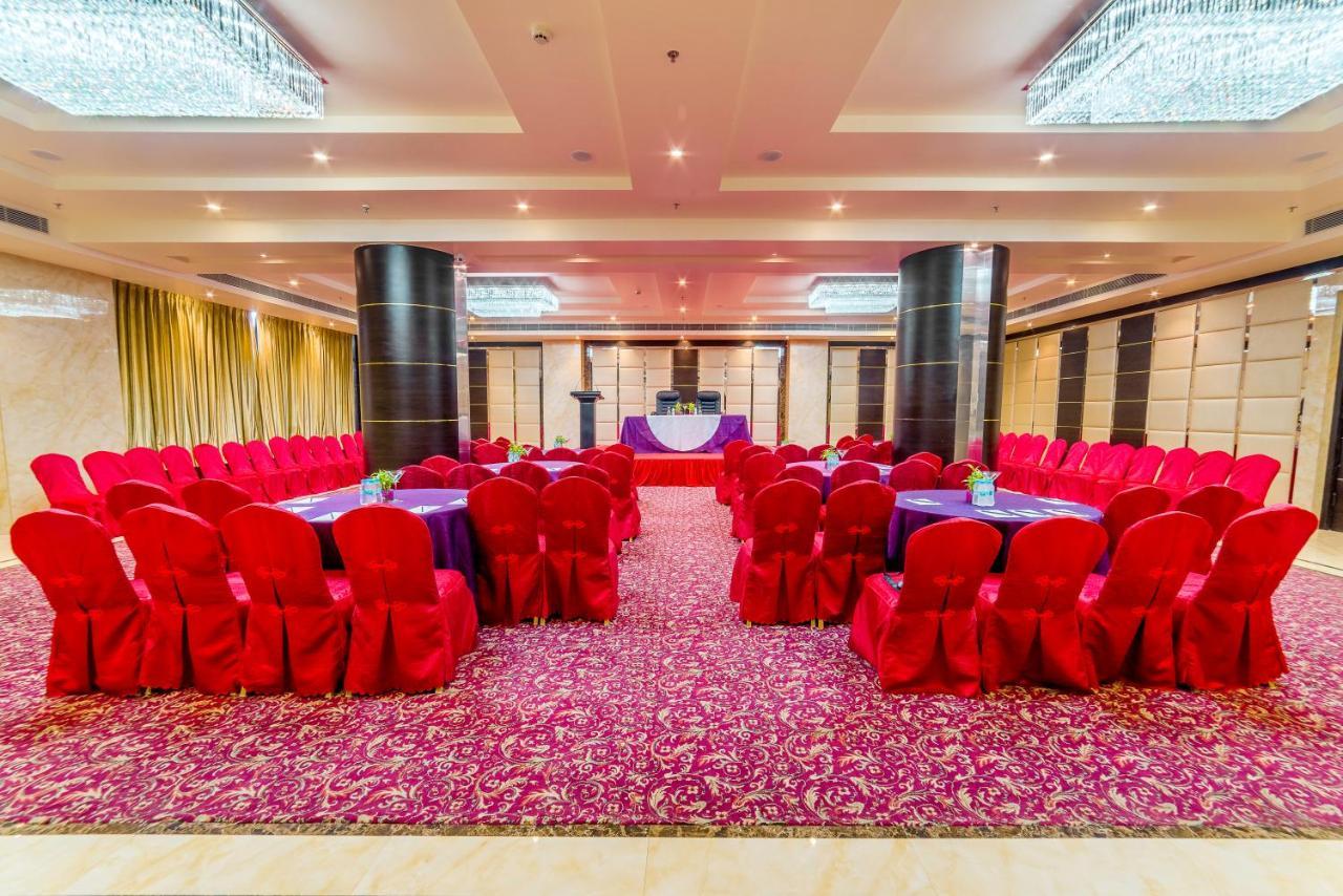 Clarion Inn Jaipur Kukas Buitenkant foto