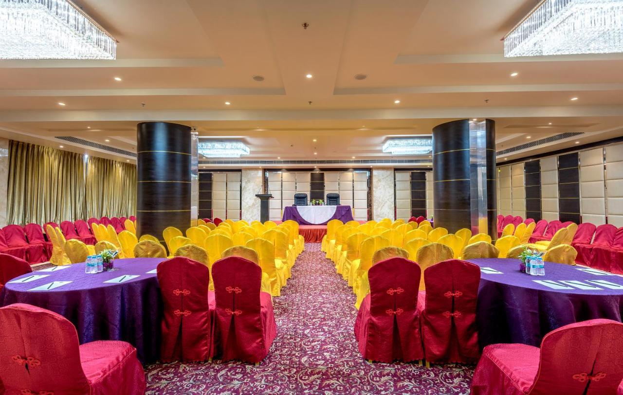 Clarion Inn Jaipur Kukas Buitenkant foto