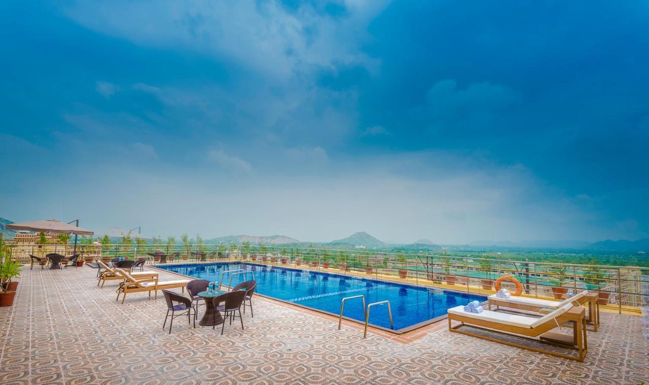 Clarion Inn Jaipur Kukas Buitenkant foto