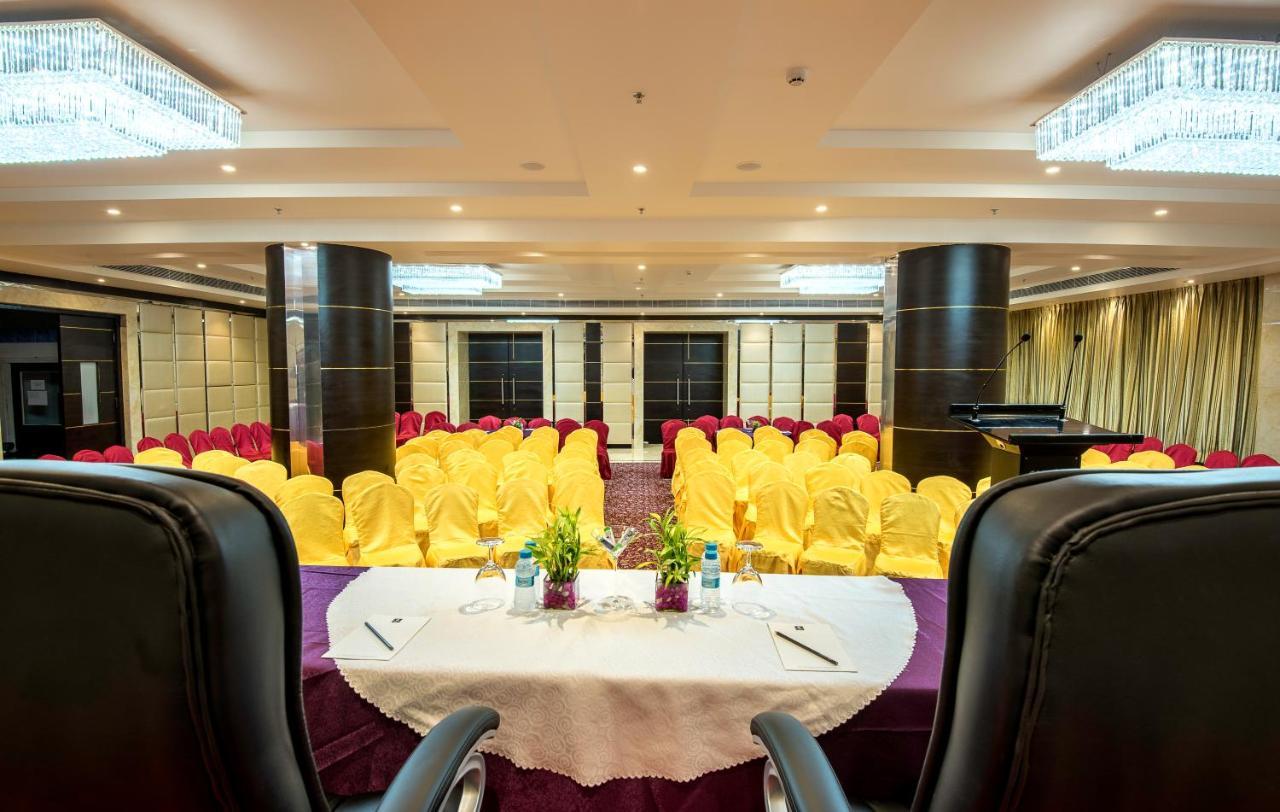 Clarion Inn Jaipur Kukas Buitenkant foto