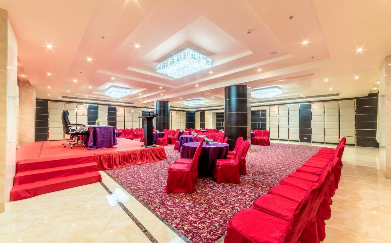 Clarion Inn Jaipur Kukas Buitenkant foto