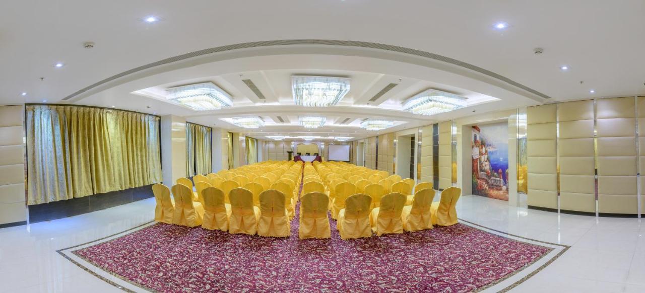 Clarion Inn Jaipur Kukas Buitenkant foto